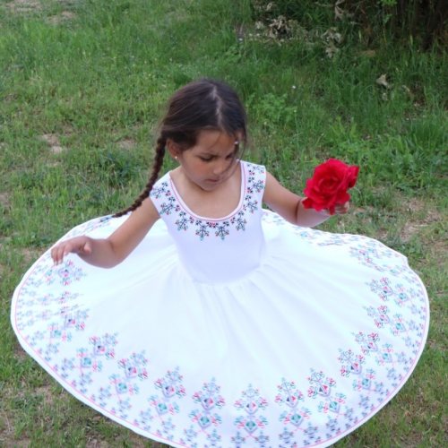 ЛУКСОЗНА РОКЛЯ С ШЕВИЦИ